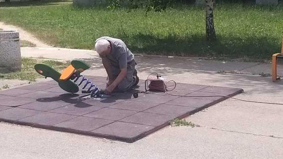 Поправка мобилијара