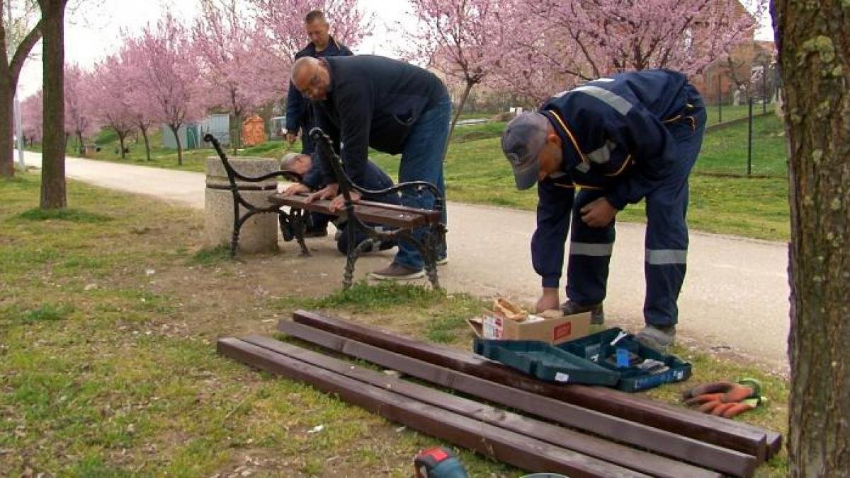 Почело пролећно уређење града