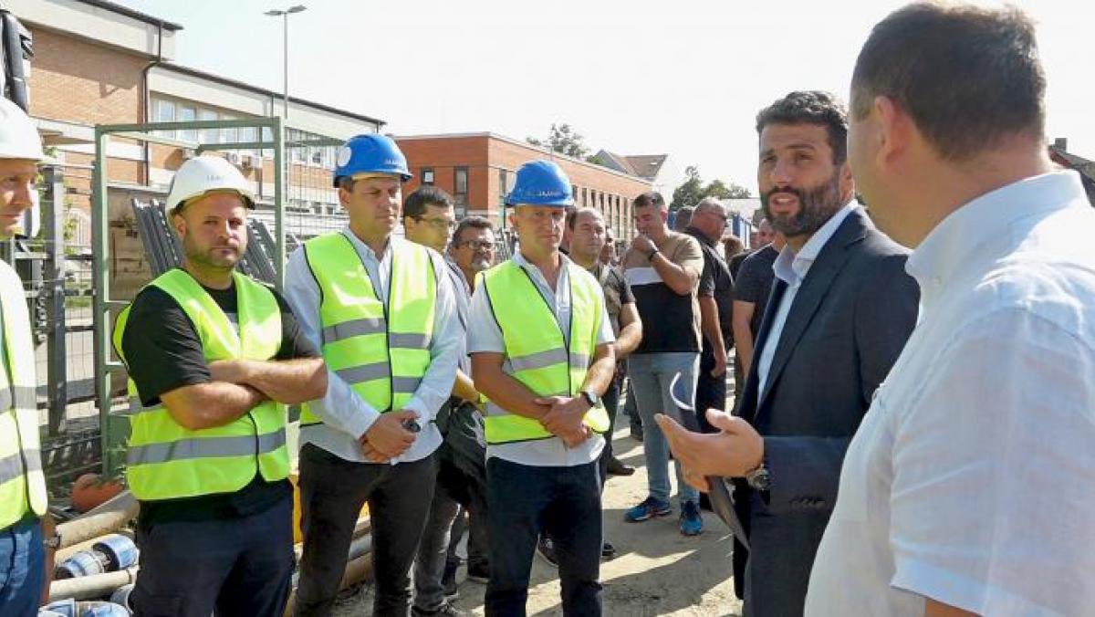 Шапић обишао радове на изградњи пијаце у Обреновцу
