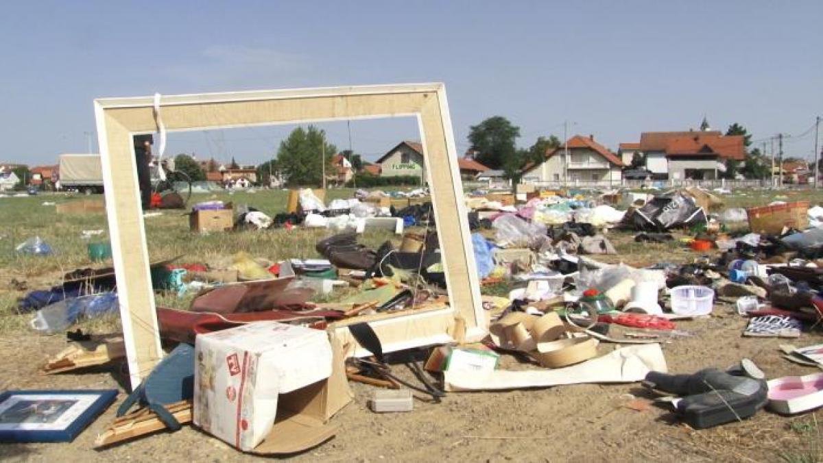 После вашара депонија на вашаришту