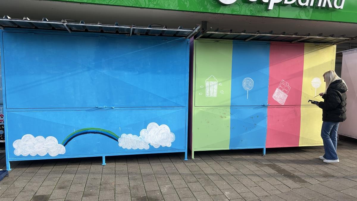 Нове празничне тезге красе градски трг
